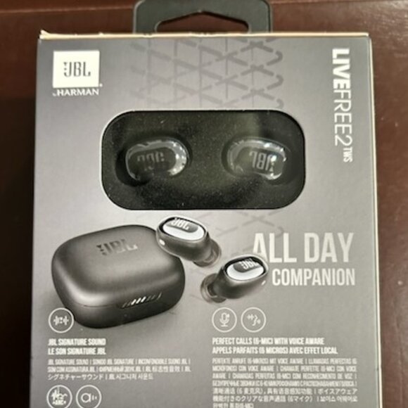 JBL Live Free 2 100% Wireless Noise Cancelling In-Ear Headphones - Black - Picture 3 of 7